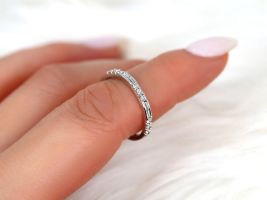 Learn How to Measure Your Ring Size Online at Home