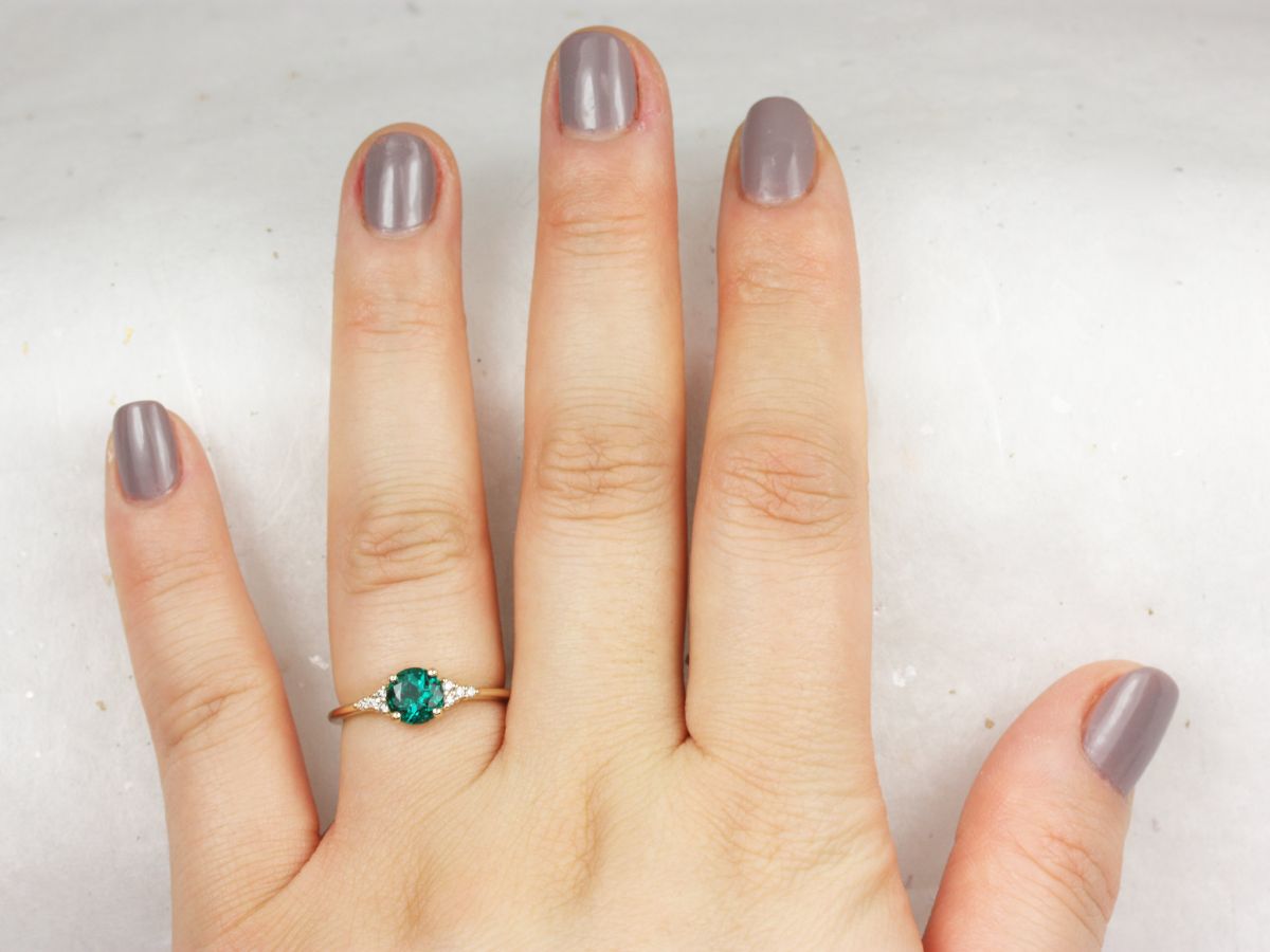 Malia 6mm 14kt Gold Green Emerald Diamond Art Deco Dainty 3 Stone Birthstone Cluster Ring,Rosados Box