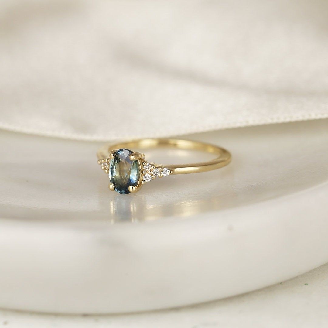 0.97ct Ready to Ship Maddy 14kt Solid Gold Ocean Teal Sapphire Diamond Dainty Oval Cluster 3 Stone Ring, Rosados Box