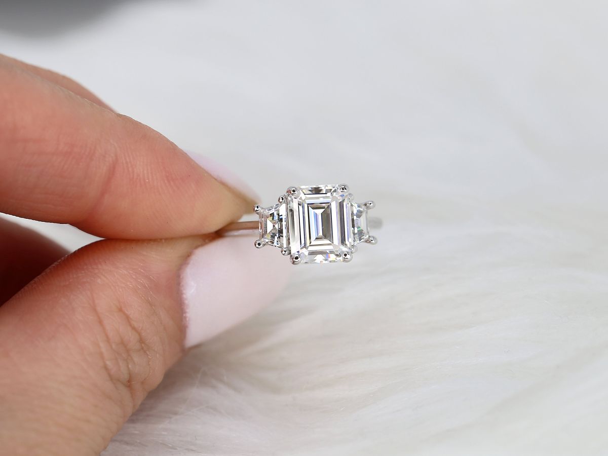 5 carat Emerald & Diamond Ring on 14K White Gold | Marctarian