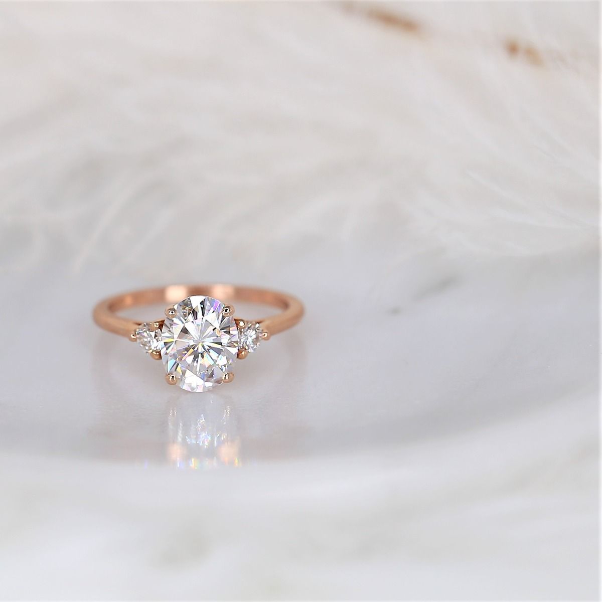 Gnoce Four Prong Oval Pink Halo Engagement Ring