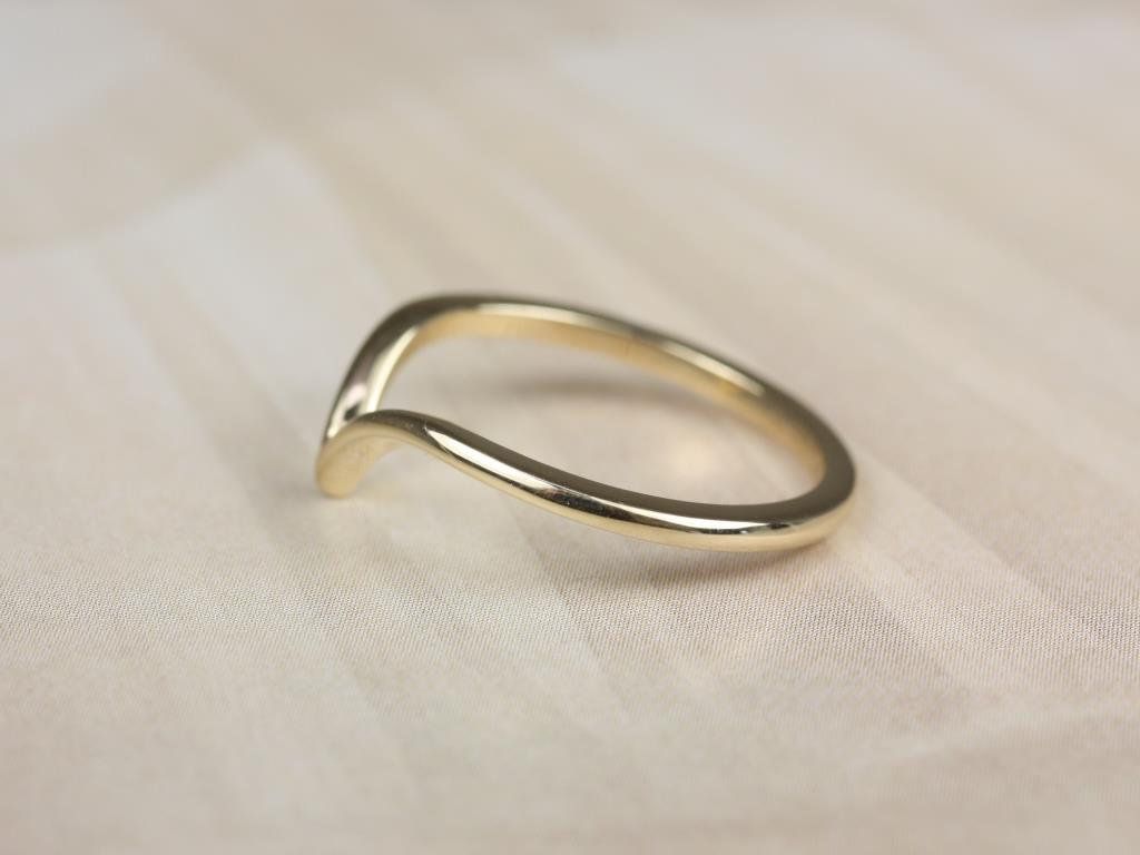 Willow 14kt Yellow Gold Chevron Flair V Ring by Rosados Box
