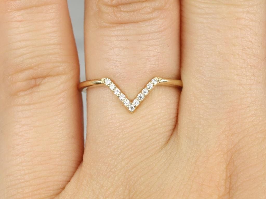 Skinny Venus 14kt Gold Chevron Diamond V Ring by Rosados Box