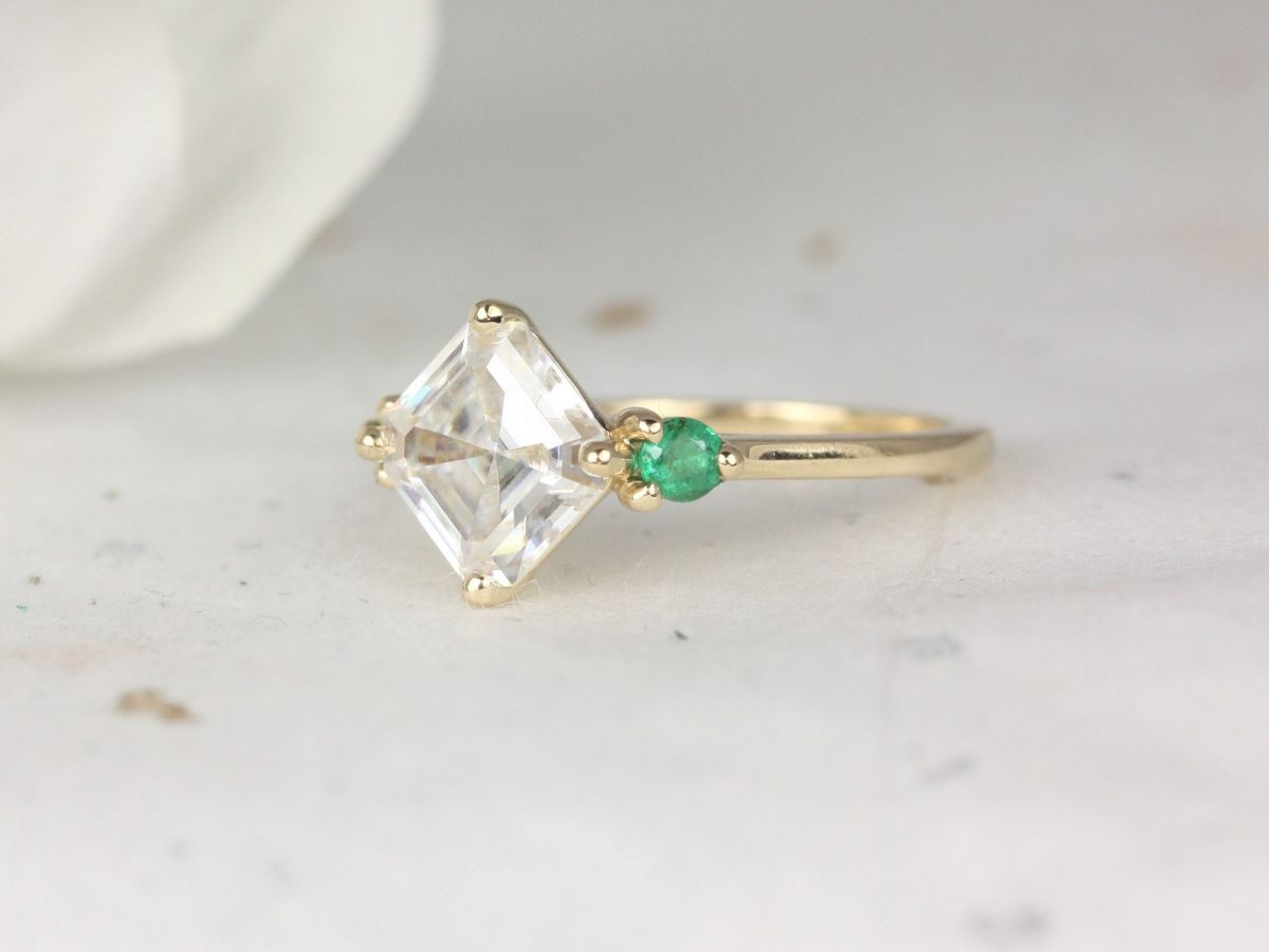 Rosados Box Maxine 8mm 2.20ct 14kt Gold Forever One Moissanite Green Emerald Round Dainty 3 Stone Asscher Engagement Ring