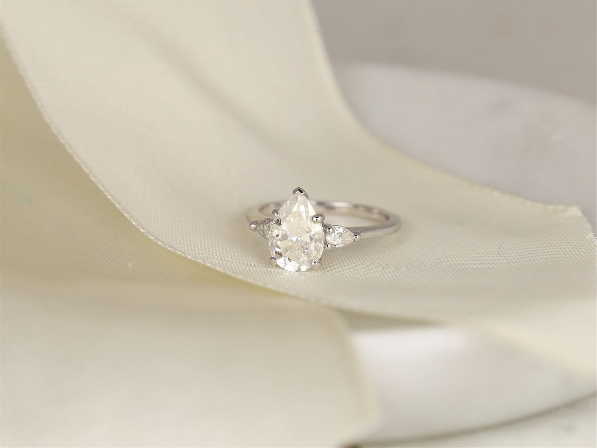 Rosados Box 2cts Essie 10x7mm 14kt White Gold Forever One Moissanite Diamond Minimalist 3 Stone Dainty Pear  Engagement Ring