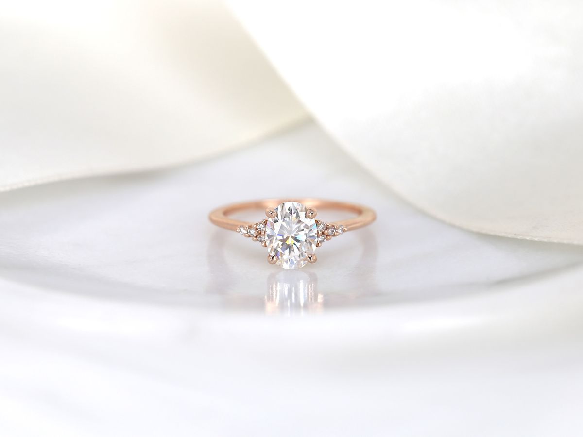 Rosados Box Maddy 8x6mm 1.50ct 14kt Rose Gold Moissanite Diamonds Oval Cluster Engagement Ring